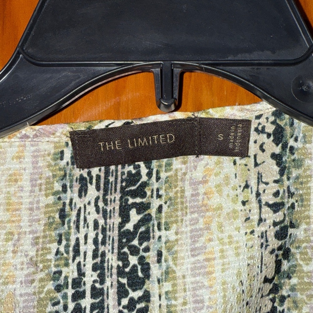 The Limited Multicolor Patterned Tanktop. - Picture 3 of 4